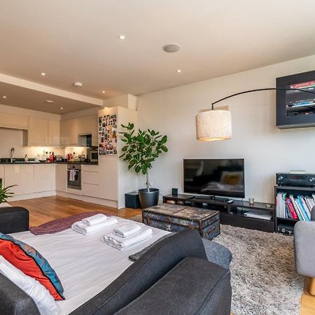 Bright & Spacious Battersea Flat London Kültér fotó